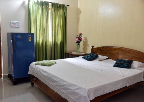 Фото 
Majhi Hotel
