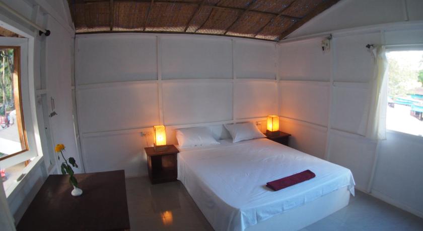 Фото 
Om Ganesh Saavi Guest House
