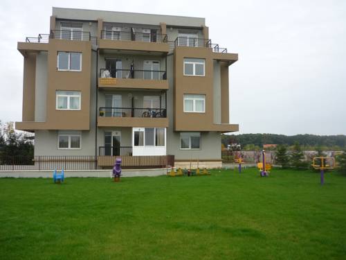 Фото 
Riviera Studios
