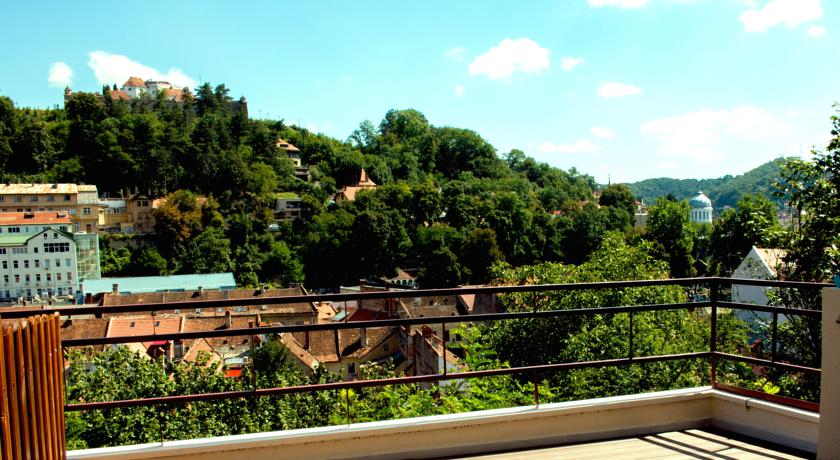 Фото 
Central Square Studios
