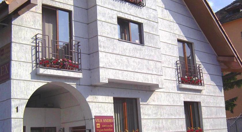 Фото 
Red Hotel Retro Apartment
