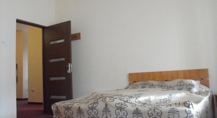 Фото 
Roata Faget Inn
