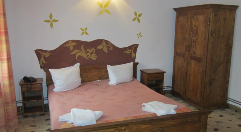 Фото 
Transylvania Cowboy Cottage
