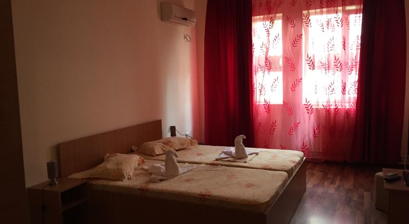 Фото 
Arta Hotel
