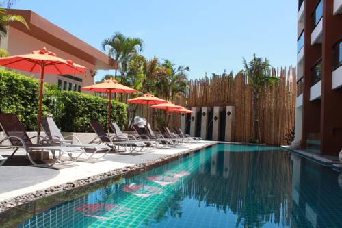 Фото 
The Beach by Glitter House
