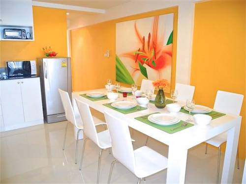 Фото 
Kata Plaza 1 bedroom Modern Apartment
