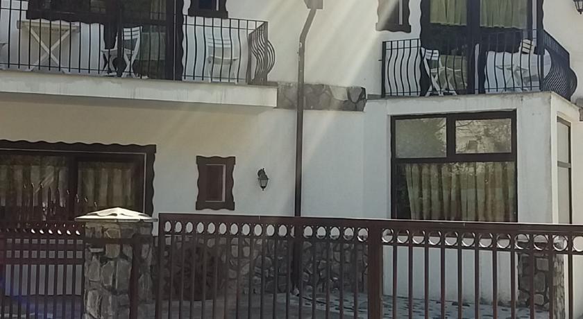 Фото 
Pension Johnny House
