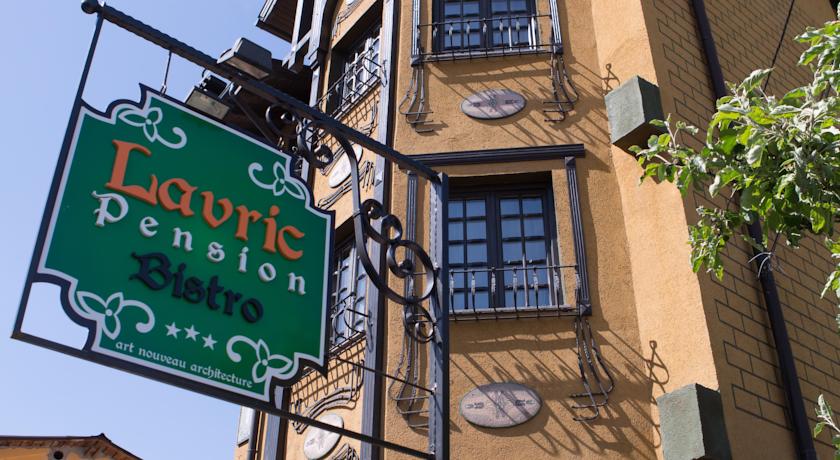 Фото 
Qiu Hotel Rooms
