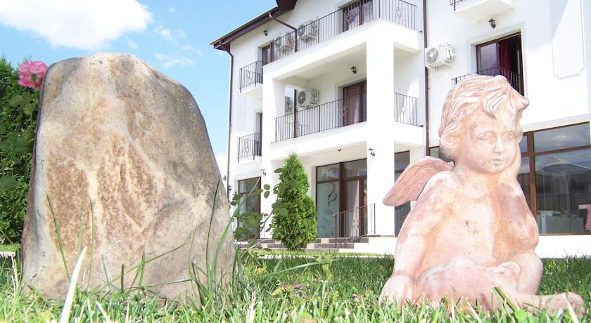 Фото 
Góbé Csárda
