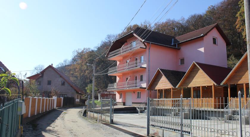 Фото 
Hotel Hanul de la Rascruce
