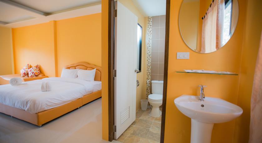 Фото 
Fewtor Place
