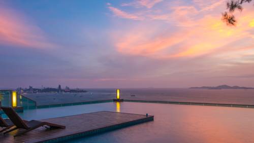 Фото 
Wong Amat Tower By Peter
