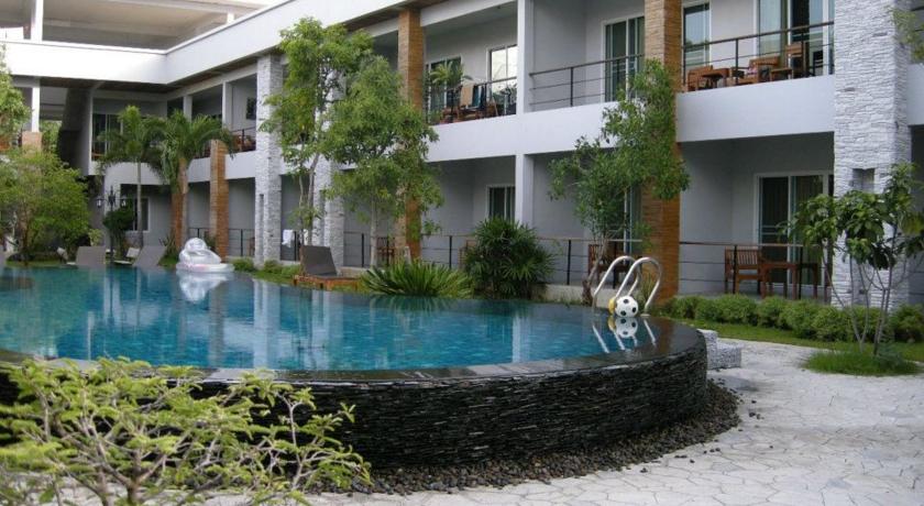 Фото 
The Garden
