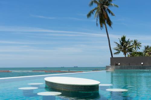 Фото 
Beachfront Pool Access
