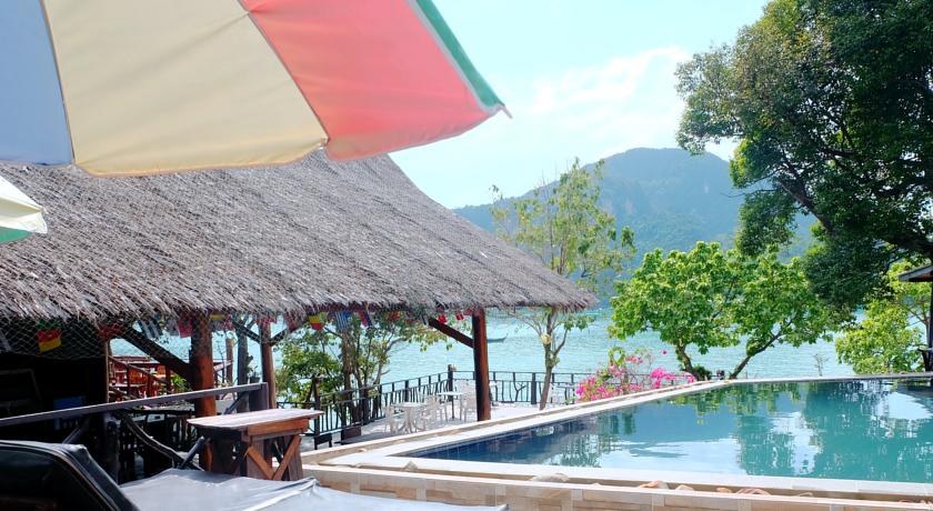 Фото 
Phi Phi Cozy Seafront Resort
