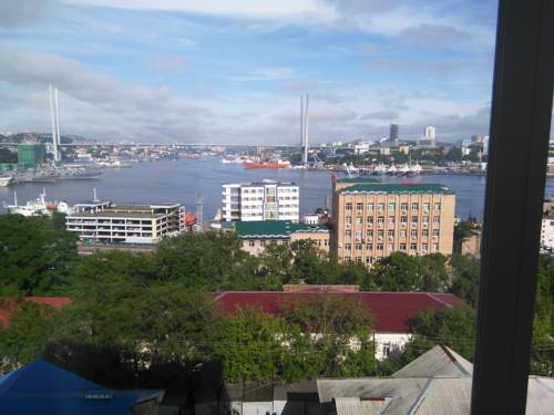 Фото 
Apartment Alekseya Tolstogo 135
