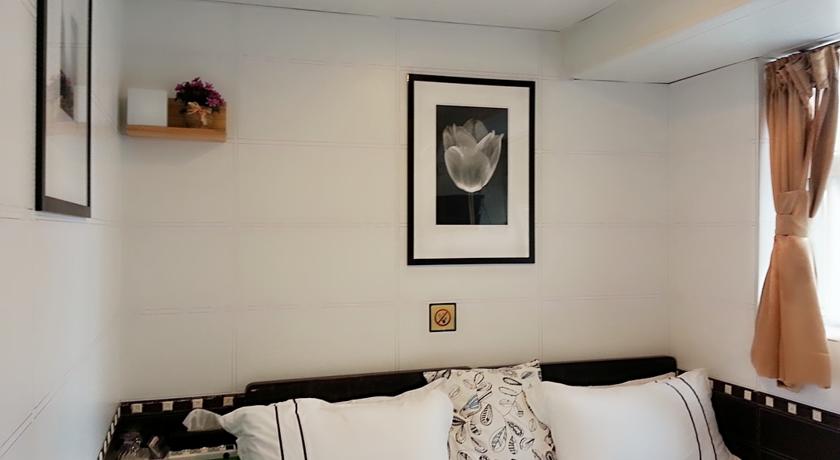 Фото 
Carob Court, Flat 8
