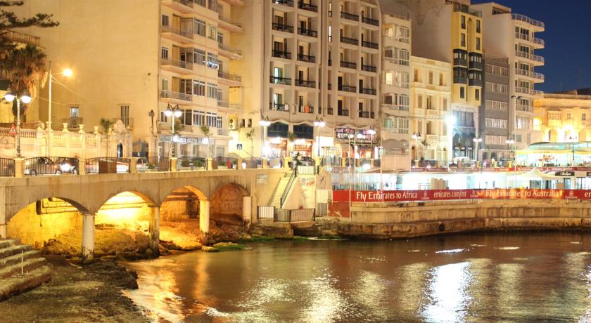 Фото 
Simply British Apartement
