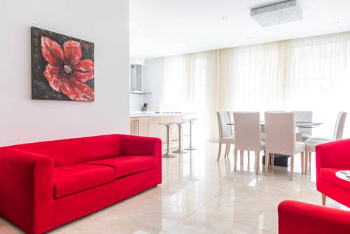 Фото 
Garden View Apartment
