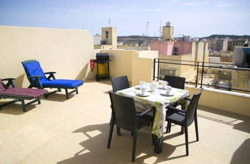 Фото 
Sunshine Holiday Apartment
