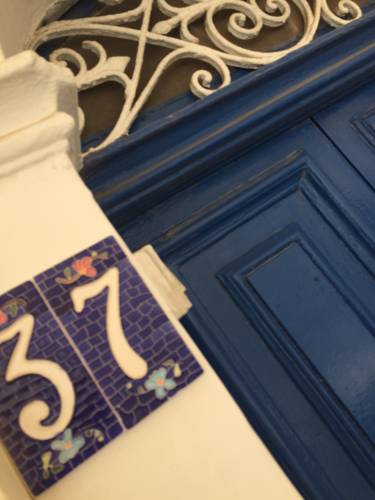 Фото 
115 The Strand Hotel and Suites
