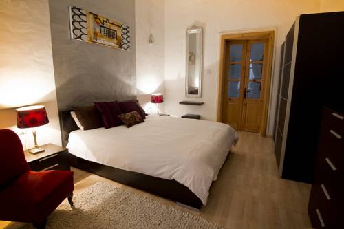 Фото 
115 St Joseph Apartments
