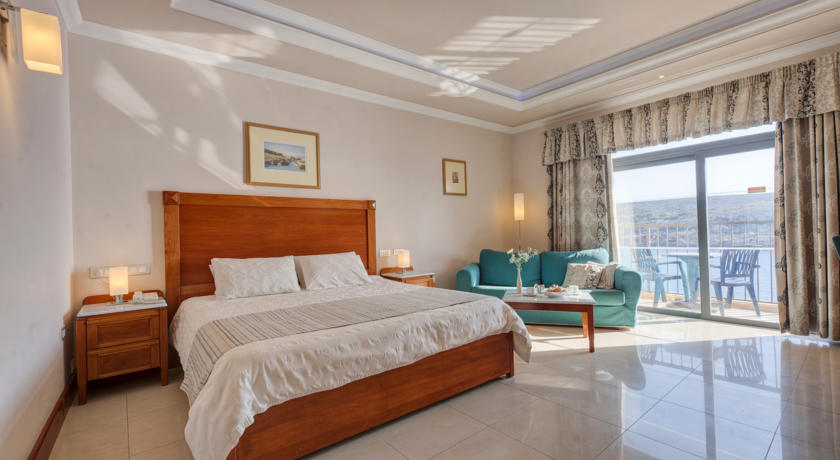 Фото 
The Waves Maisonette
