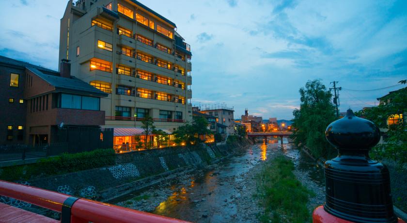 Фото 
Den&#39;s Inn
