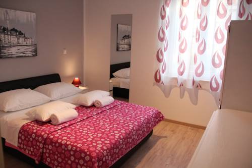 
Blue Tree Rooms
