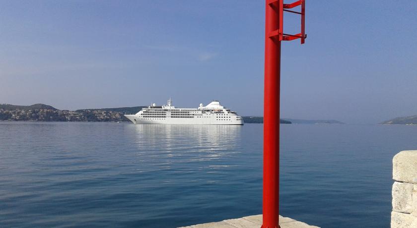 Фото 
The Bridge Luxury Apartments
