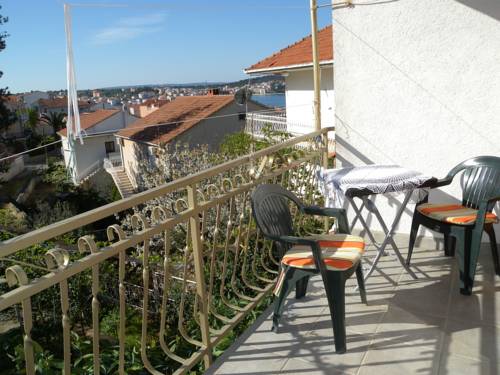 Фото 
Central Palace Apartment
