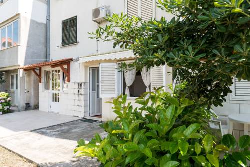 Фото 
Adrion Aparthotel
