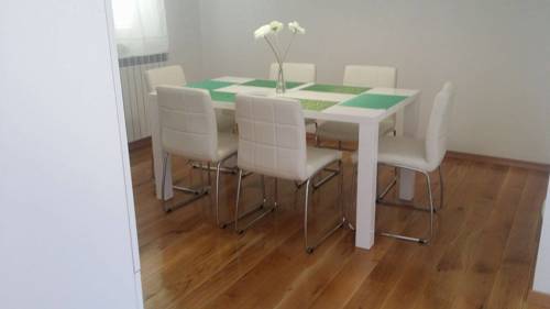 Фото 
Luxury Vesna Apartments
