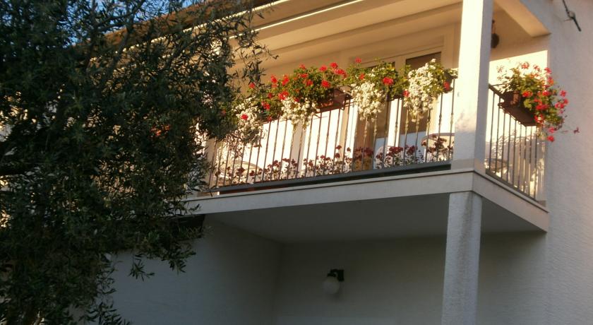 Фото 
Apartments Frane Podstrana
