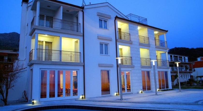 Фото 
Apartments Dante
