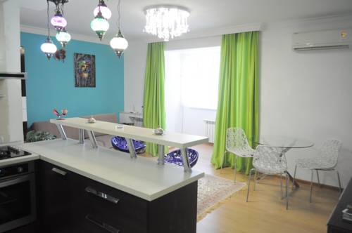 Фото 
Deluxe Hotel
