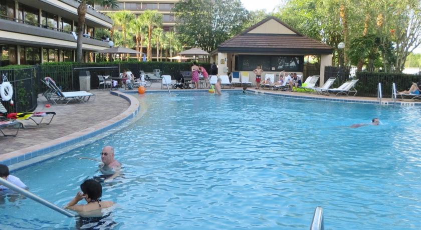 Фото 
Mr C Beverly Hills
