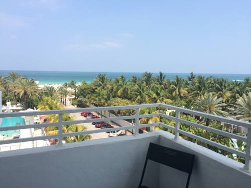 Фото 
The Scarlet Huntington
