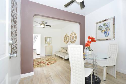 Фото 
Hotel Vitale, a Joie de Vivre Hotel
