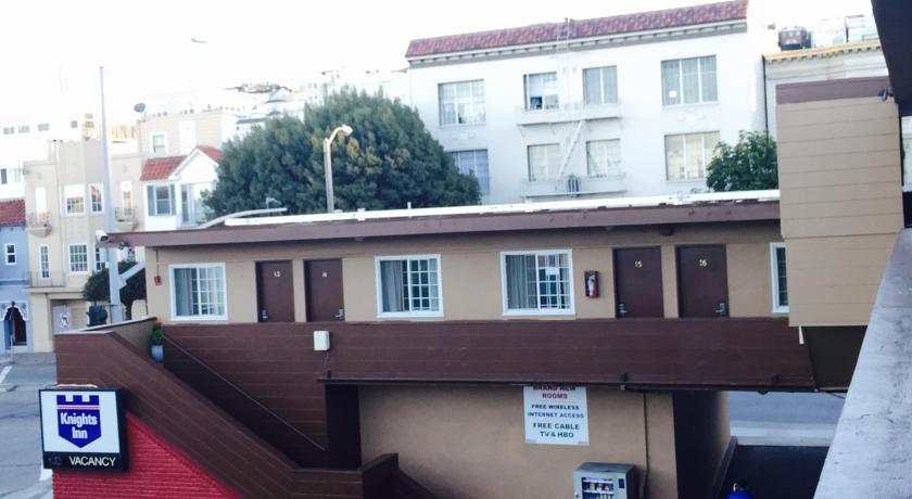 Фото 
Hilton San Diego Bayfront
