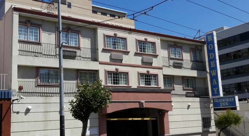 Фото 
La Quinta Inn & Suites San Diego SeaWorld Zoo Area
