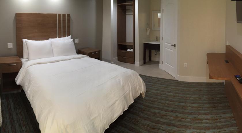 Фото 
Quality Inn San Diego Downtown North
