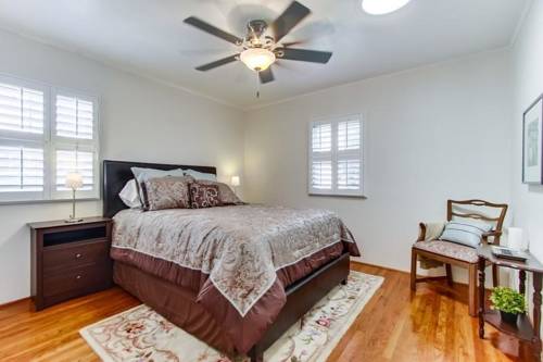 Фото 
Apartments on North Halstead Avenue
