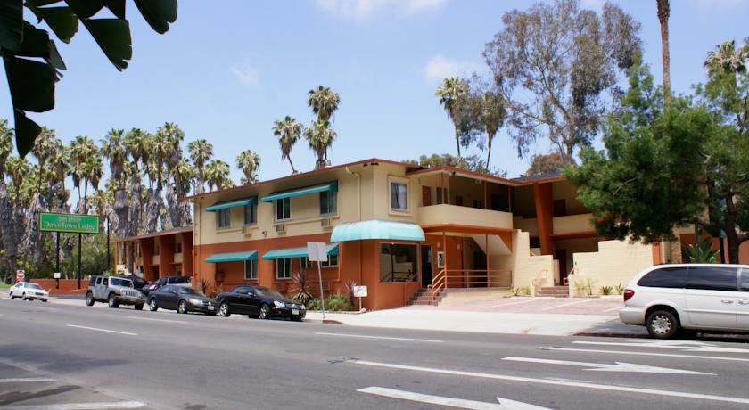 Фото 
Apartment on W Division Street 2R
