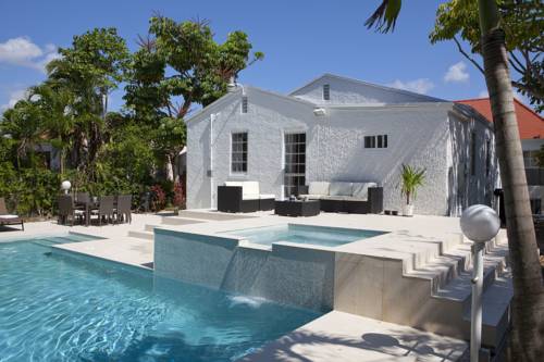 Фото 
Courtyard by Marriott Las Vegas Convention Center
