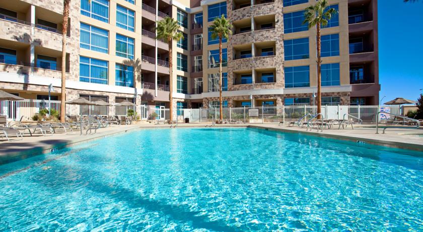 Фото 
Global Luxury Suites at Thomas Circle
