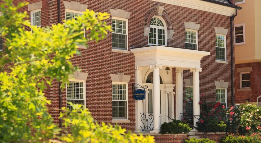 Фото 
Constitution Inn
