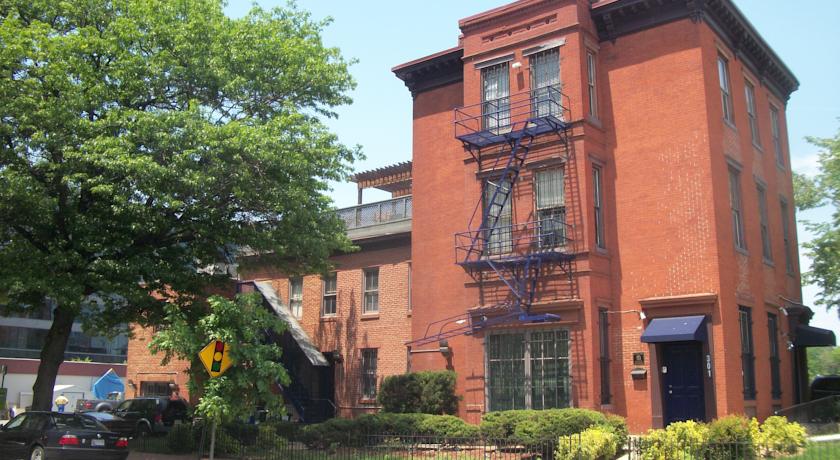 Фото 
HI - Boston Hostel
