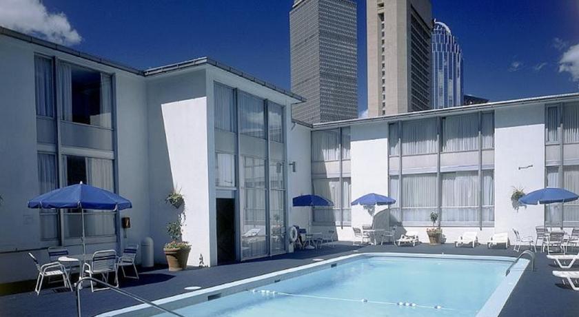 Фото 
Harbor Beach Inn
