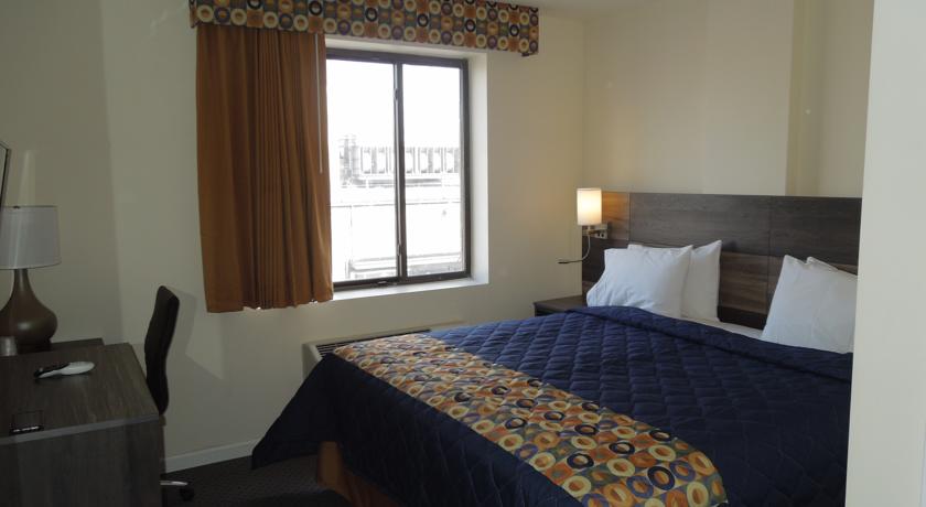 Фото 
Astoria Queens Town House
